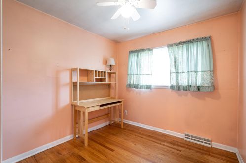 8456 51, Milwaukee WI 53223-3002 exterior