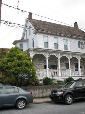 57 North St, Slatington, PA 18080-1425