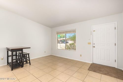 9962 Depot Dr, Tucson AZ 85747-5158 exterior