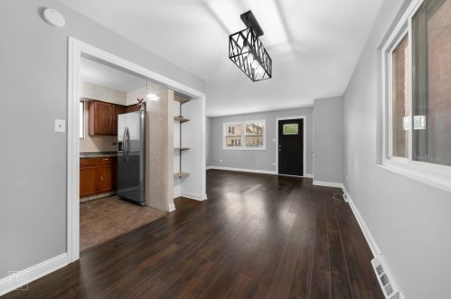 4332 Wood St, Chicago, IL 60609-3137