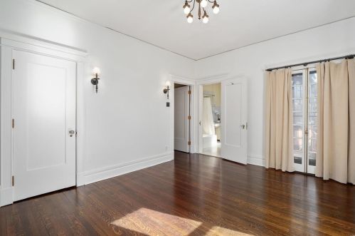 16 Kingsbury Pl, Saint Louis MO 63112-1825 exterior