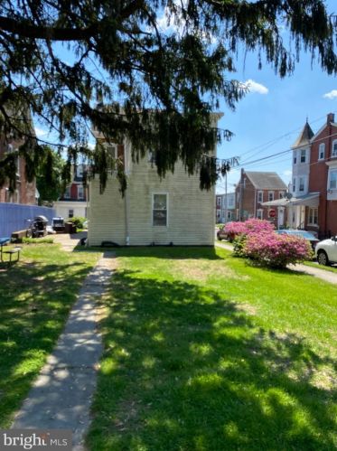 1 4th St, Pottstown PA  19464-5275 exterior