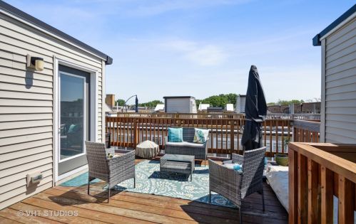 4639 Lake Park Ave, Chicago IL 60653-4549 exterior