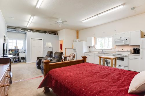 990 County Rd 92, Maple Plain MN 55359-9577 exterior