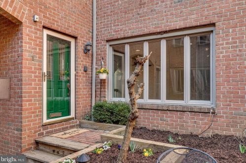 747 3 St, Philadelphia PA 19147-3324 exterior