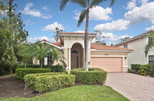 12687 Biscayne Ct, Naples FL 34105-4935 exterior