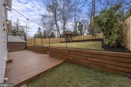 2706 Valley Dr, Alexandria VA  22302-2845 exterior