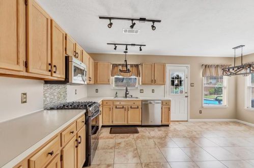 18635 Twigsworth Ln, Humble TX 77346-2611 exterior