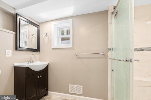 911 45 Pl, Washington DC 20019-3717 exterior