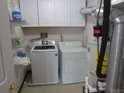 371 Lancaster Ct, Piscataway NJ exterior