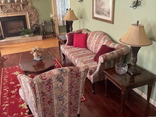 32 Frederick Ave, Babylon, NY 11702-2104