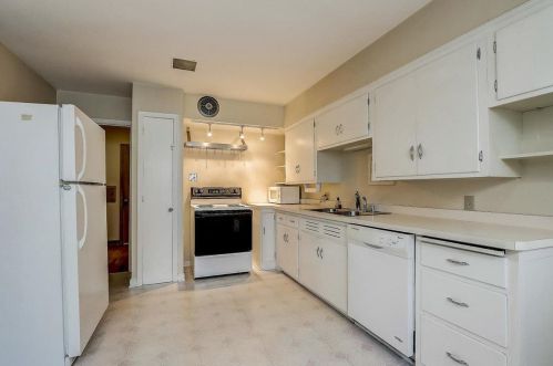 4543 Ardmore Ave, Milwaukee WI 53211-1402 exterior