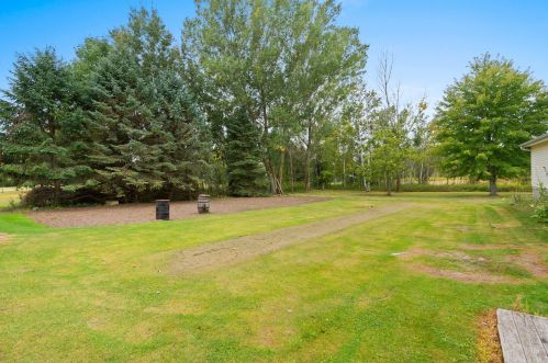 6202 Brunner Rd, Manitowoc WI 54220-9540 exterior