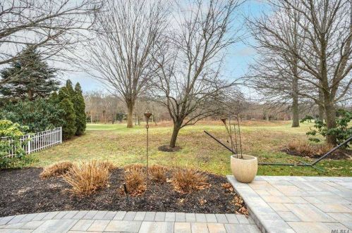 90 Hamlet Dr, Commack NY 11725-4438 exterior