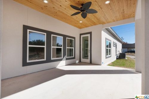 114 High Pt Cir, Spring Branch TX 78070-5065 exterior