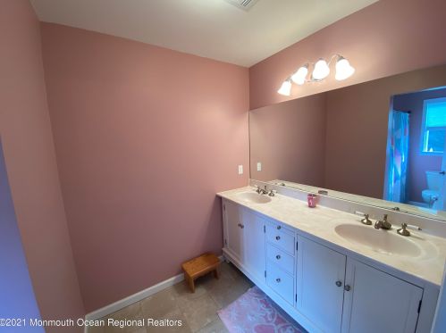 348 Central Blvd, Berkeley Township NJ 08721-3318 exterior