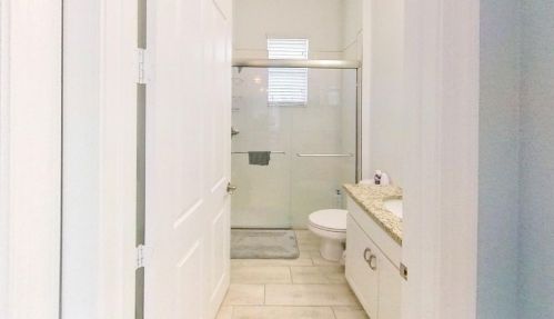 898 Curtis St, Fort Pierce FL 34983-1935 exterior