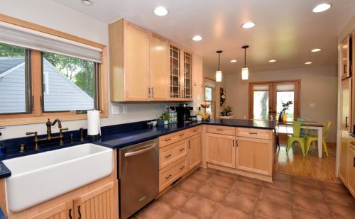 11825 Garfield Ave, Milwaukee WI  53226-2025 exterior