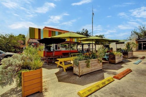 1708 Cedar Ave, Austin TX 78702-1429 exterior