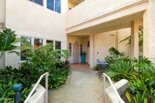 1743 Emerald Isle Way, Oxnard CA  93035-2972 exterior