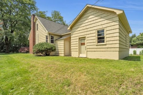 30 Kinnicutt Rd, Worcester MA 01602-1546 exterior