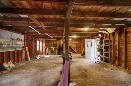 15 Palmer St, Killingly CT 06239-2729 exterior