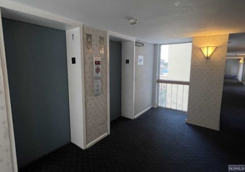 40 Fayette St, Perth Amboy NJ 08861-4251 exterior