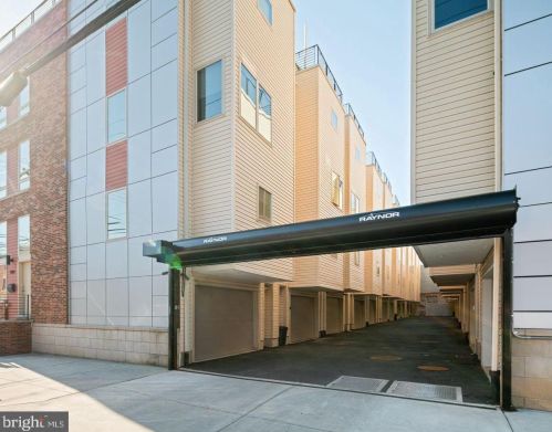 1304 20 St, Philadelphia PA 19140-5810 exterior