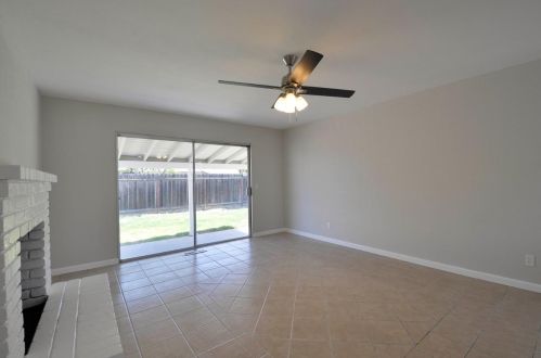 2021 Rochelle Ave, Turlock CA  95382-1666 exterior