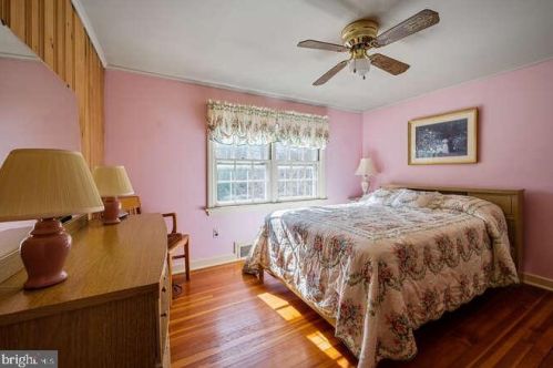 140 Acres Dr, Trenton NJ 08690-3914 exterior