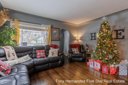 977 Southern Ave, Meskegon MI  49441-2236 exterior