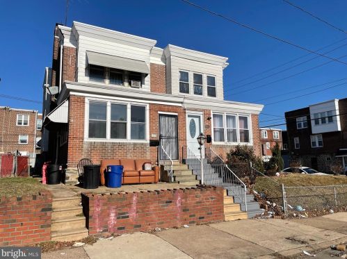 7156 Ditman St, Philadelphia, PA 19135-1211