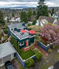1106 23rd Ave, Seattle, WA 98112-3521