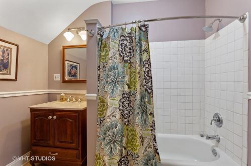 2319 Montrose Ave, Chicago IL 60618-1658 exterior