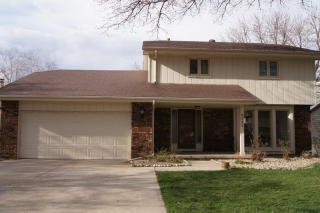 9242 Z St, Omaha NE  68127-4034 exterior