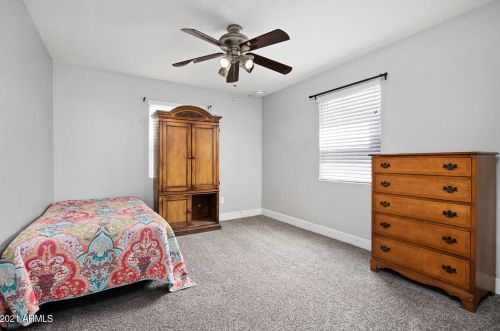 1826 43rd St, Phoenix AZ 85050-8770 exterior