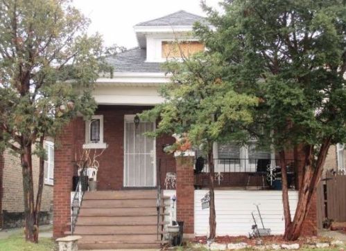 6633 Mozart St, Chicago, IL 60645-4307