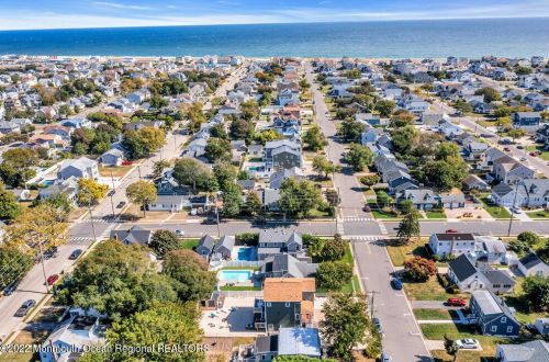 403 New York Ave, Point Pleasant Beach NJ 08742-3338 exterior