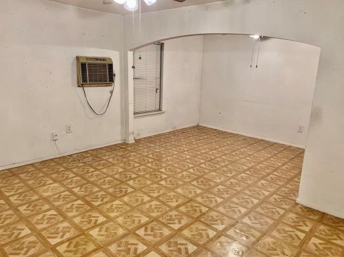 2350 Douglas Ave, Dallas TX 75219-2434 exterior