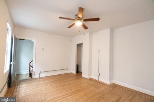 1318 6 St, Philadelphia PA 19147-5833 exterior