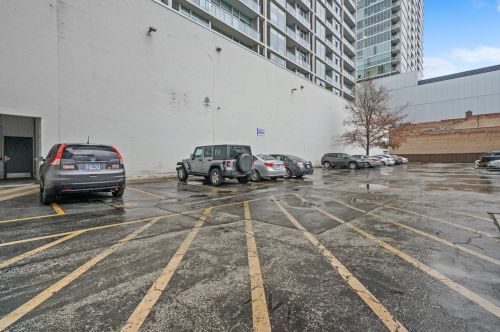 1620 Michigan Ave, Chicago IL  60616-1281 exterior