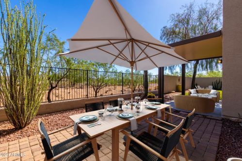 32305 23rd Ave, Phoenix AZ  85085-8027 exterior