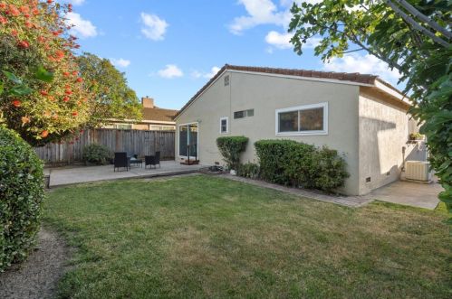 1240 Moonlight Way, Milpitas CA 95035-6227 exterior