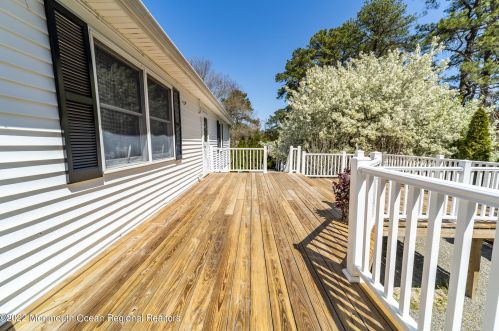 483 Western Blvd, Berkeley Township NJ 08721-3316 exterior