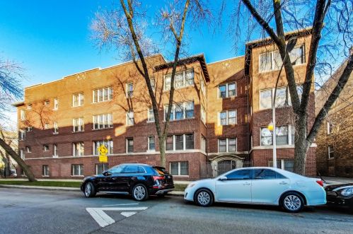 7429 Greenview Ave, Chicago, IL 60626-1918