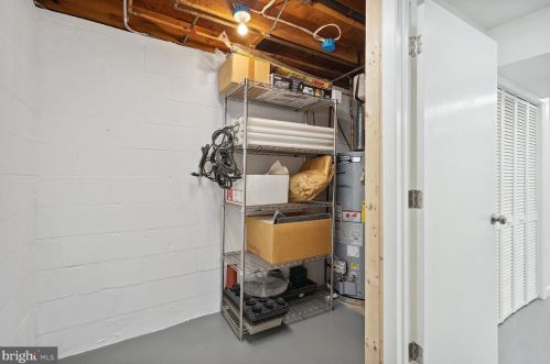 5602 Justis Pl, Alexandria VA 22310-1325 exterior