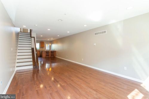 1704 4th St, Philadelphia, PA 19148-1802