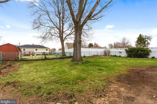 147 Gary Dr, Trenton NJ  08690-3145 exterior