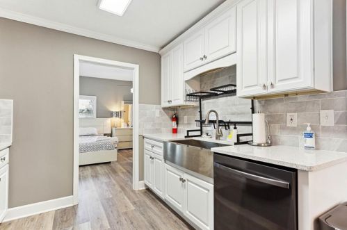 4096 Clay Dr, Atlanta GA  30360-2522 exterior