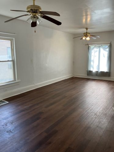 10945 Esmond St, Chicago, IL 60643-3429